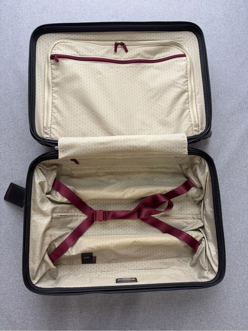 Tumi Vapor Extended Carry On Trip Packing Case Hard Shell Luggage - Picture 12 of 15